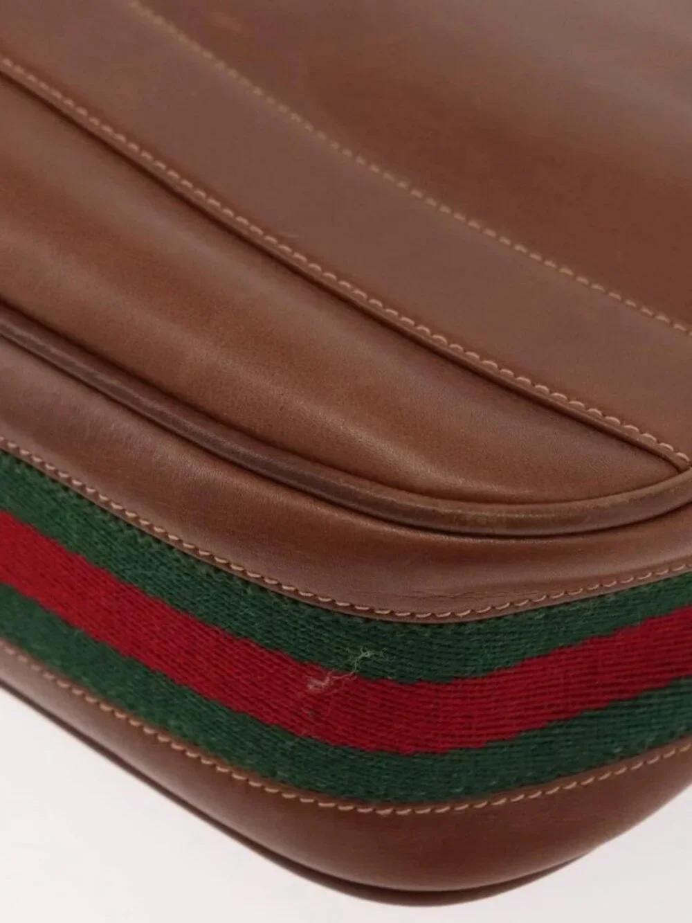 Gucci brand	gucci color	gold
